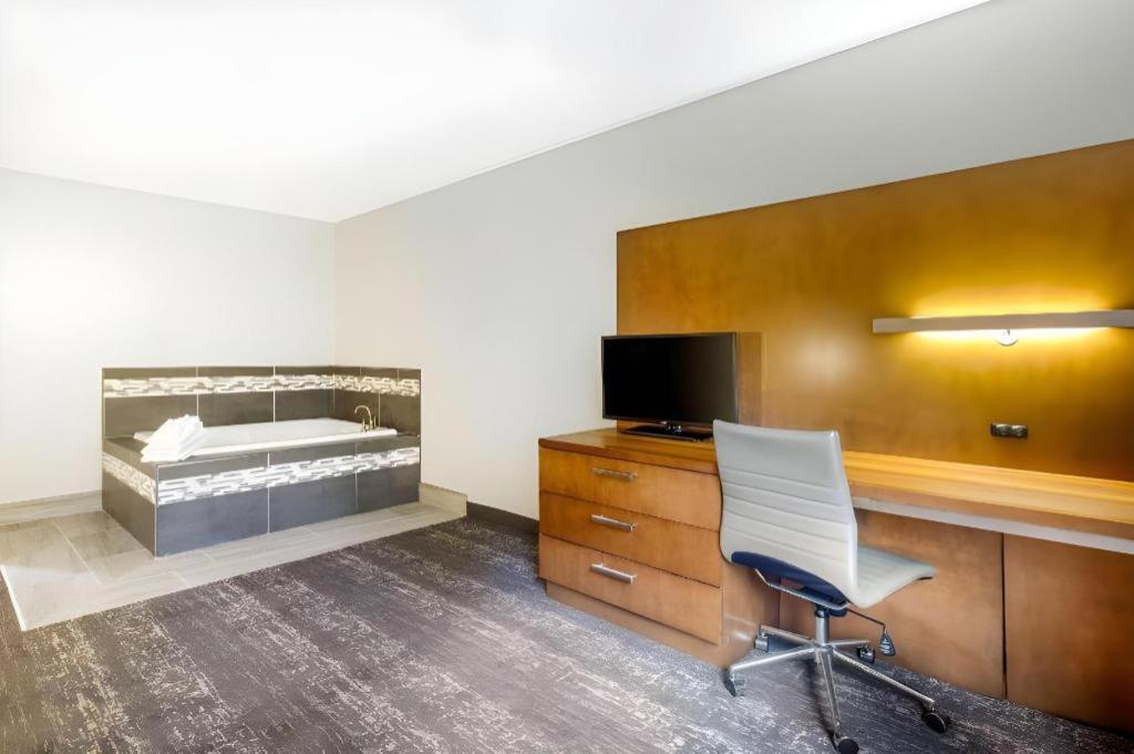 Quality Inn Danville Exteriör bild